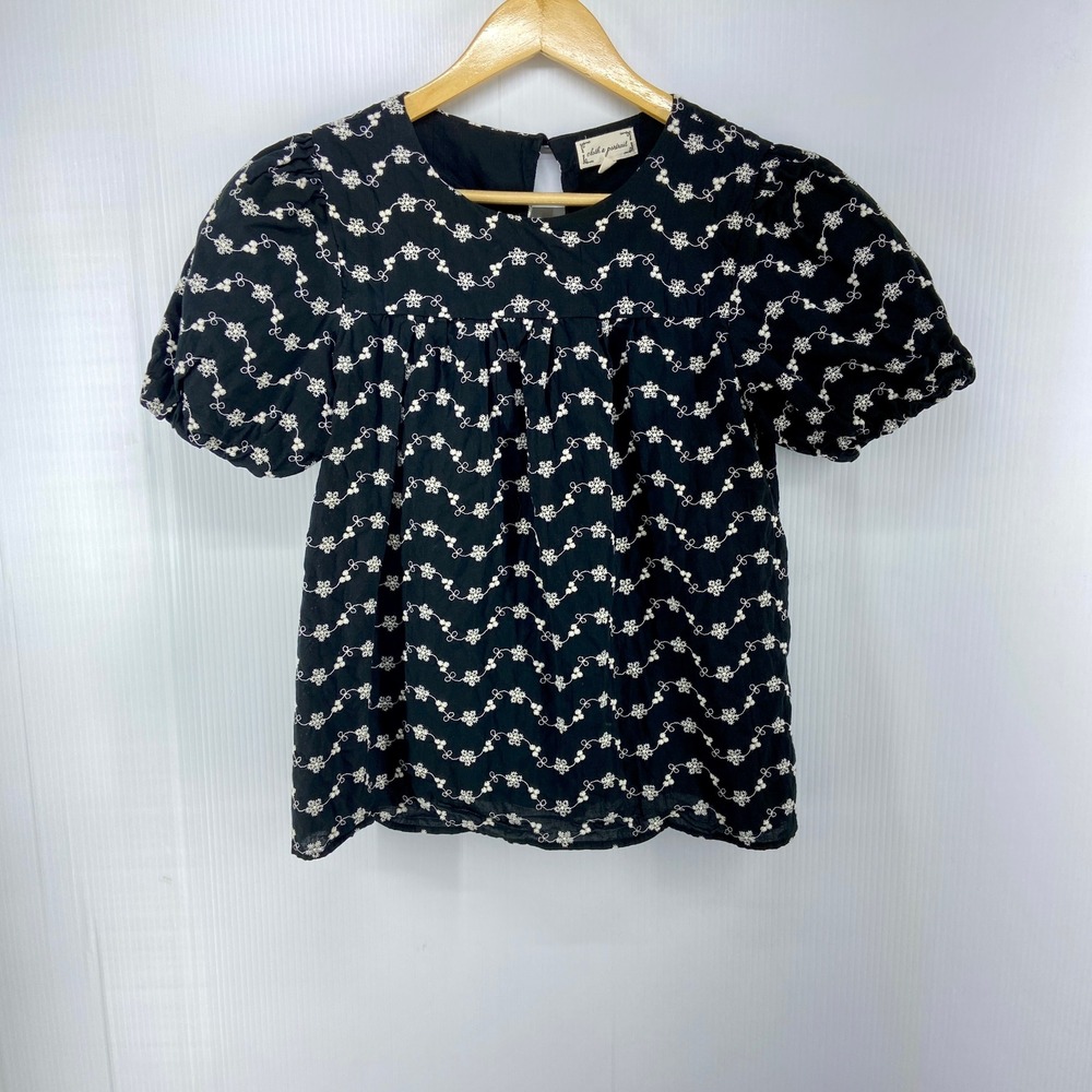 Cloth & Portrait Black White Floral Embroidered Short Sleeve Blouse Womens Small
